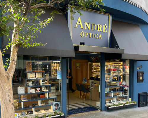 André Óptica História